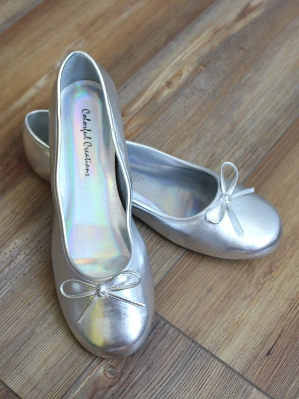 Colorful Creations Silver Metallic Bow Ballet Flats Shoes Women's Sz 7.5